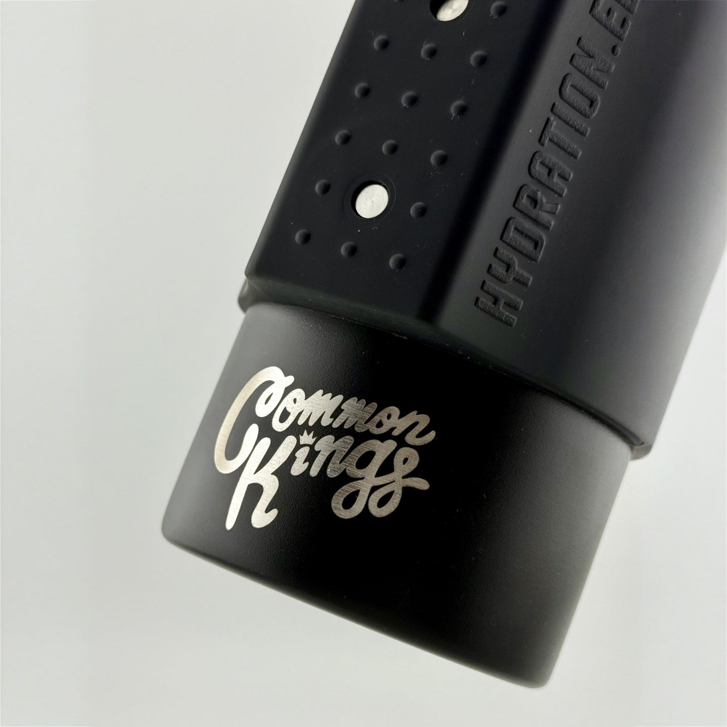 COMMON KINGS Special Edition Magnetic Bottle X Fuelstation Sleeve