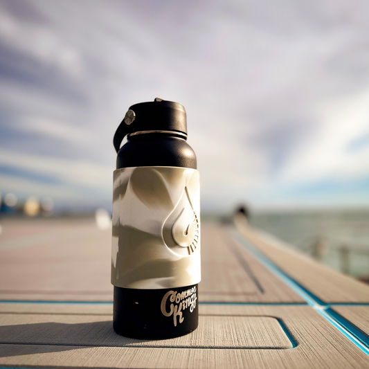 COMMON KINGS Special Edition Magnetic Bottle X Fuelstation Sleeve